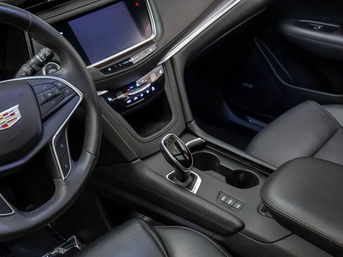 Used 2018 Cadillac XT5 Luxury image 14