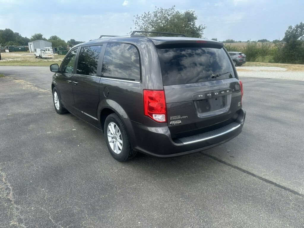 Used 2019 Dodge Grand Caravan SXT FWD image 3