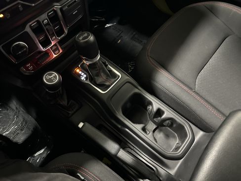 Used 2023 Jeep Wrangler Unlimited Rubicon w/ Safety Group AWD/4WD image 26