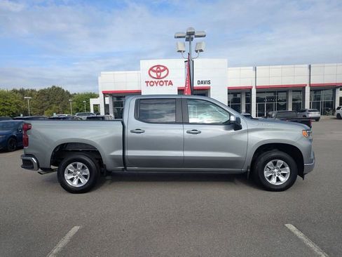 Used 2025 Chevrolet Silverado 1500 LT RWD image 2