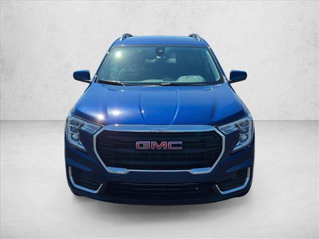 Used 2022 GMC Terrain SLE w/ Driver Convenience Package FWD image 2