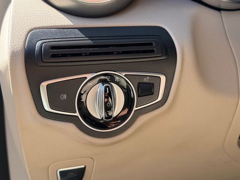 Used 2017 Mercedes-Benz GLC 300 image 11