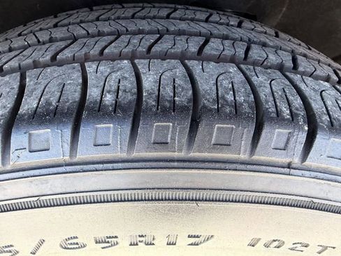 Used 2018 Chevrolet Equinox LT image 36