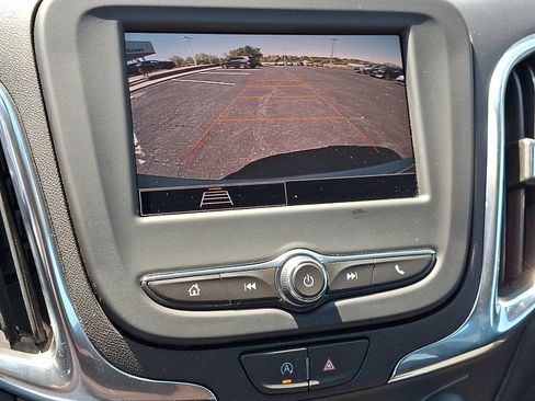 Certified 2024 Chevrolet Equinox LT FWD image 18