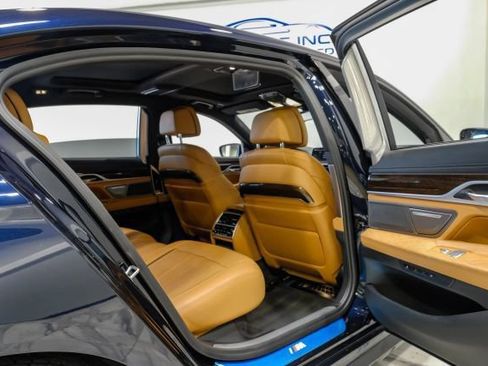 Used 2022 BMW 750i xDrive w/ Luxury Rear Seating Package AWD/4WD image 50