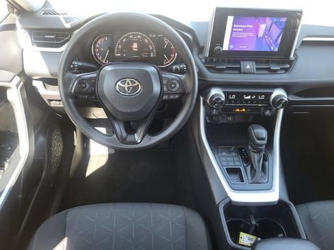 Used 2025 Toyota RAV4 XLE AWD/4WD image 25