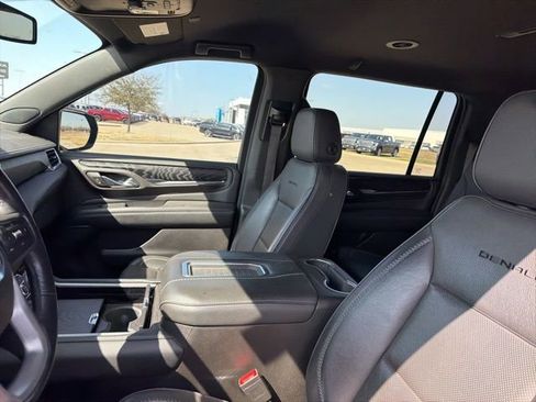 Used 2021 GMC Yukon XL Denali image 32