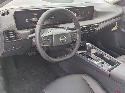 New 2026 Nissan Sentra SR FWD image 9