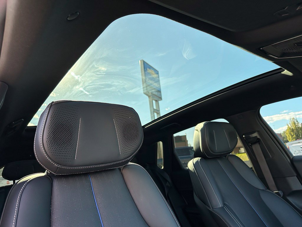 Certified 2024 Cadillac Lyriq Luxury AWD/4WD image 39