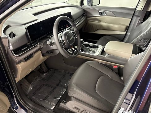 New 2026 Kia Carnival EX FWD image 27