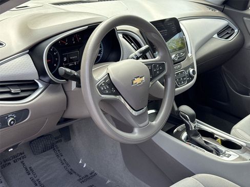 Used 2025 Chevrolet Malibu LT FWD image 9