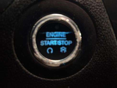 Used 2018 Ford Explorer XLT w/ Equipment Group 202A image 10