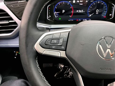 New 2026 Volkswagen Taos SEL image 17