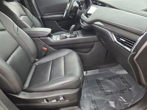 Used 2023 Cadillac XT4 Sport w/ LPO, Onyx Lite Package image 14