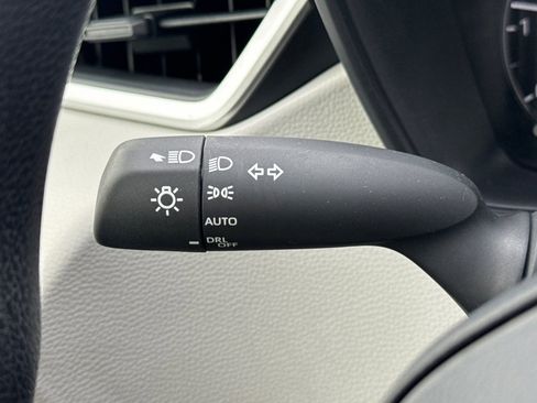 Certified 2025 Toyota Corolla LE image 33