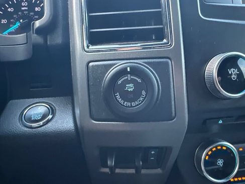 Used 2018 Ford Expedition Max XLT AWD/4WD image 19