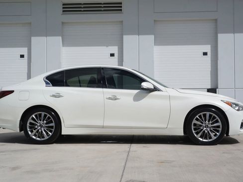 Used 2019 INFINITI Q50 Luxe w/ Essential Package (3.0T Luxe) image 16