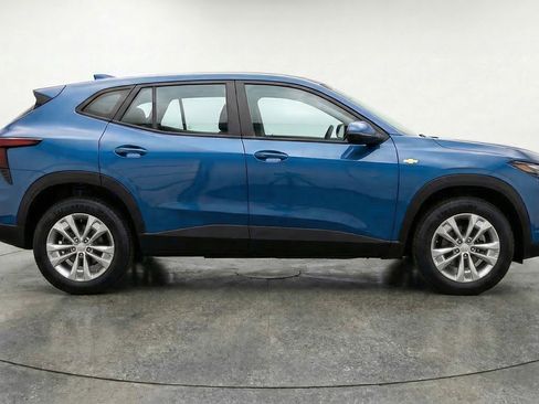 Used 2025 Chevrolet Equinox LT FWD image 11