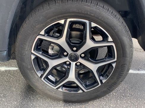 Used 2025 Jeep Compass Limited image 30