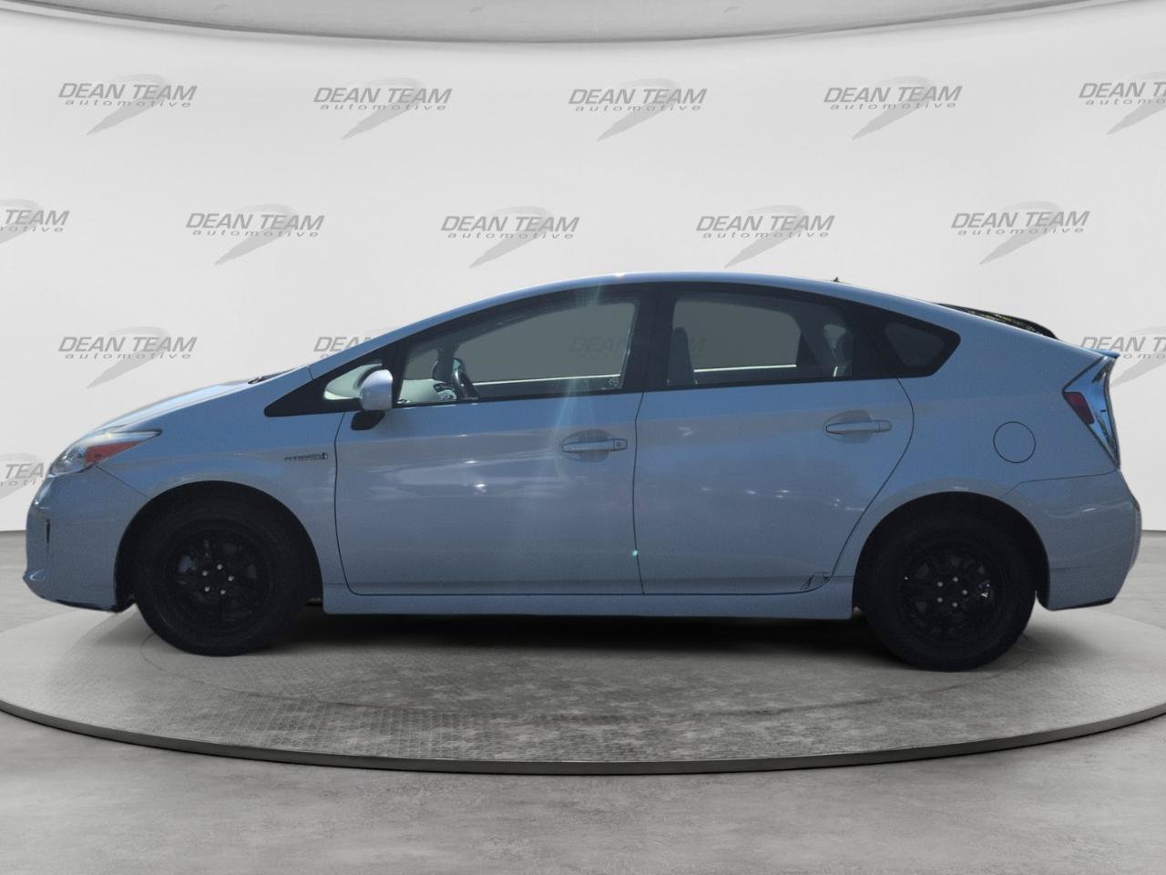 Used 2015 Toyota Prius Two FWD image 4