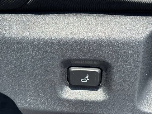 Used 2024 Toyota Tacoma SR RWD image 10