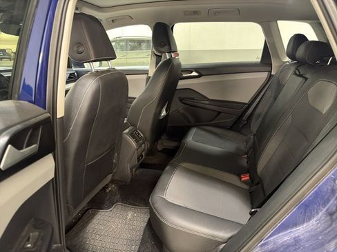 Certified 2023 Volkswagen Taos SE w/ Panoramic Sunroof Package FWD image 8
