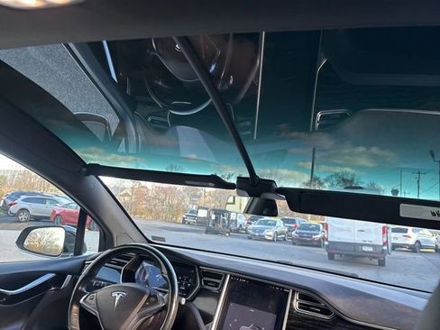 Used 2017 Tesla Model X image 13