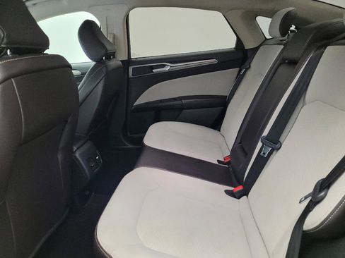 Used 2020 Ford Fusion SE w/ Equipment Group 151A image 18