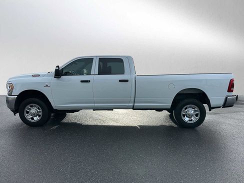Used 2024 RAM 2500 Tradesman w/ Chrome Appearance Group image 6