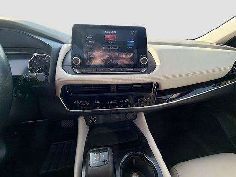 Used 2023 Nissan Rogue SL image 30