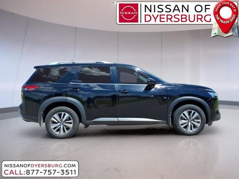 Used 2023 Nissan Pathfinder SL AWD/4WD image 2