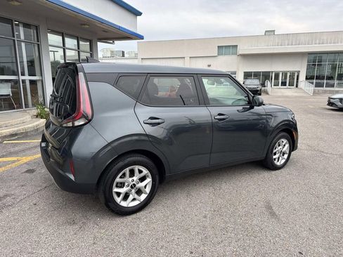 Used 2025 Kia Soul LX w/ LX Technology Package FWD image 8