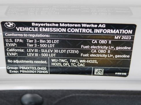 Used 2023 BMW X5 xDrive45e w/ Parking Assistance Package image 28