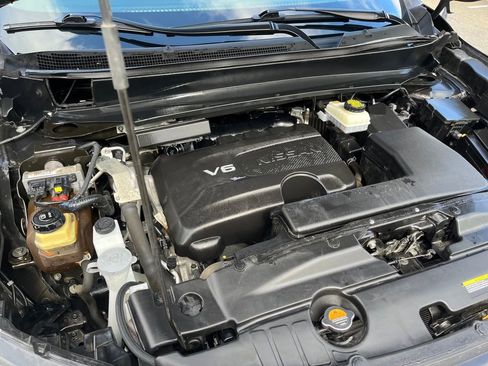 Used 2019 Nissan Pathfinder Platinum image 9