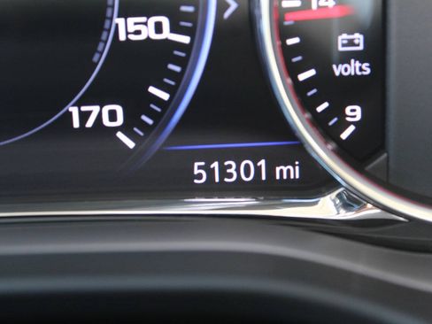 Used 2021 GMC Acadia Denali w/ Denali Technology Package AWD/4WD image 9