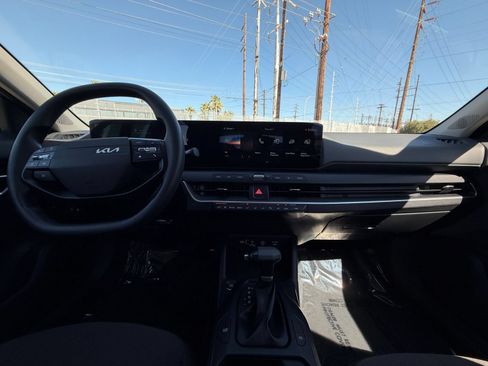 Used 2025 Kia K4 FWD image 32