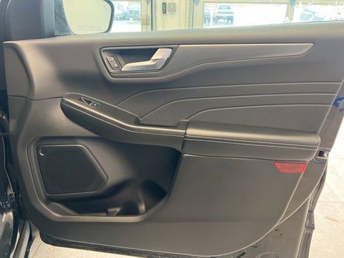 Used 2025 Ford Escape Base image 10