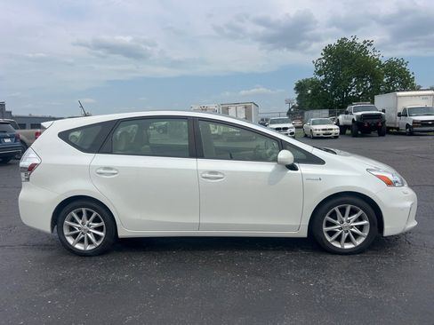 Used 2013 Toyota Prius V Five FWD image 8