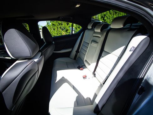 Used 2022 Lexus IS 350 F Sport RWD image 30
