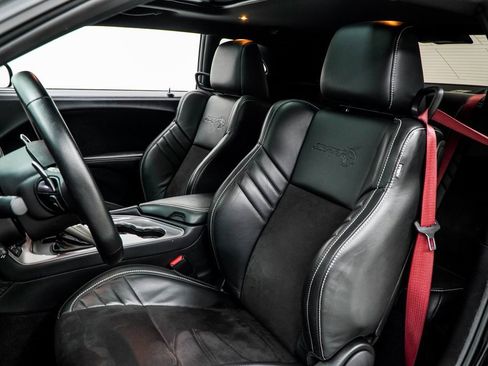 Used 2023 Dodge Challenger SRT Hellcat w/ Driver Convenience Group image 34