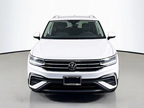 Used 2023 Volkswagen Tiguan SE w/ Panoramic Sunroof Package AWD/4WD image 6