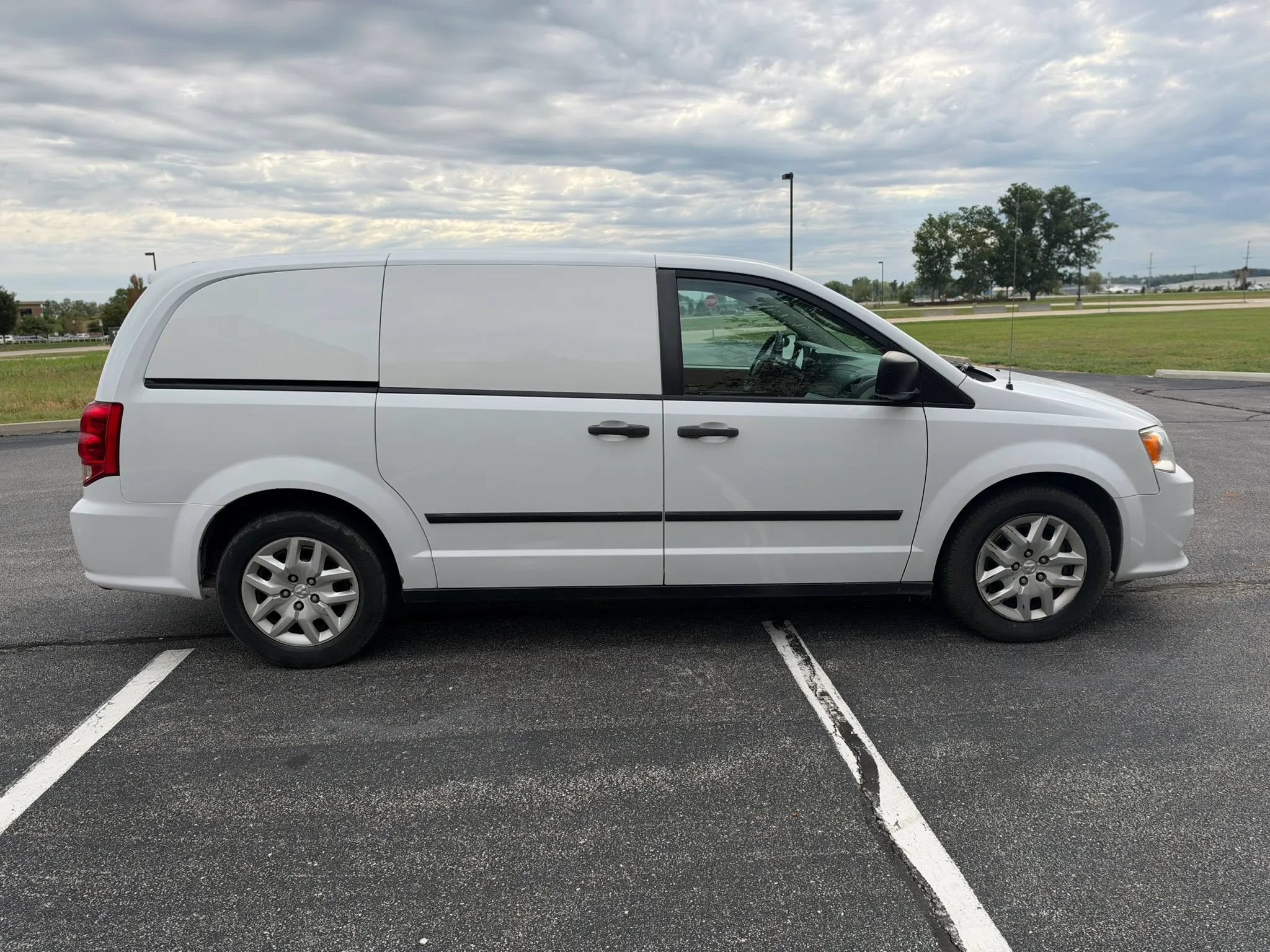 Used 2015 RAM C/V Tradesman FWD image 6