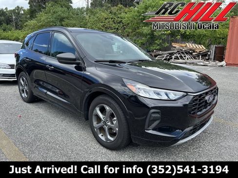 Used 2023 Ford Escape ST-Line w/ Tech Pack #1 FWD image 1