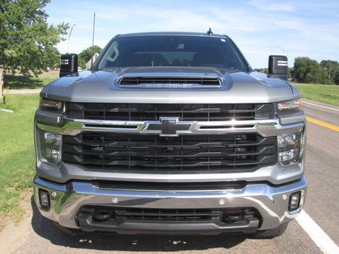 Used 2025 Chevrolet Silverado 3500 LT w/ All Star Edition AWD/4WD image 3