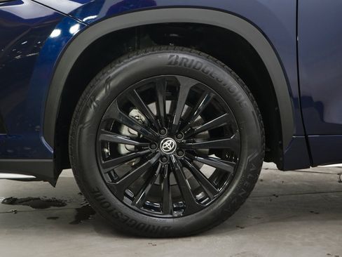 Used 2025 Toyota Highlander XSE AWD/4WD image 33