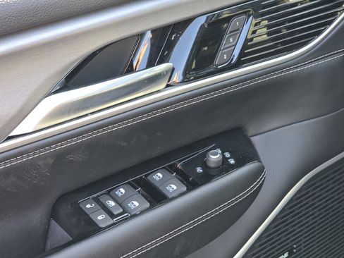 New 2026 Jeep Grand Wagoneer L 4WD w/ Premium Group I image 35