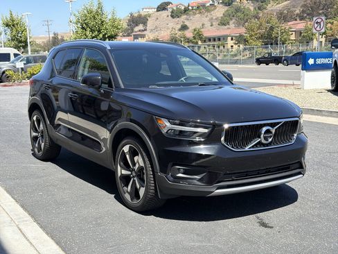 Used 2020 Volvo XC40 T5 Momentum AWD/4WD image 9