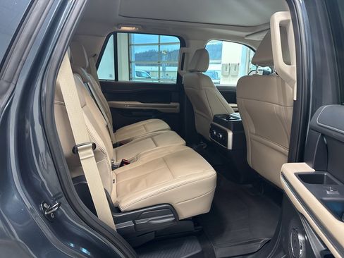Used 2024 Ford Expedition XLT image 20