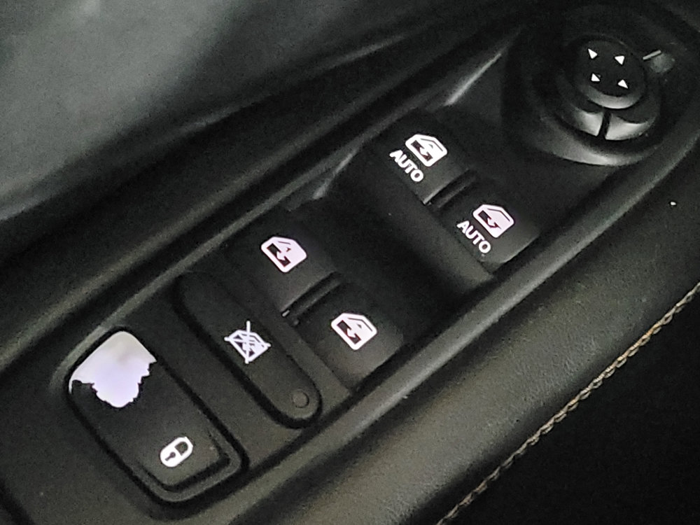 Used 2019 Jeep Compass Limited FWD image 27