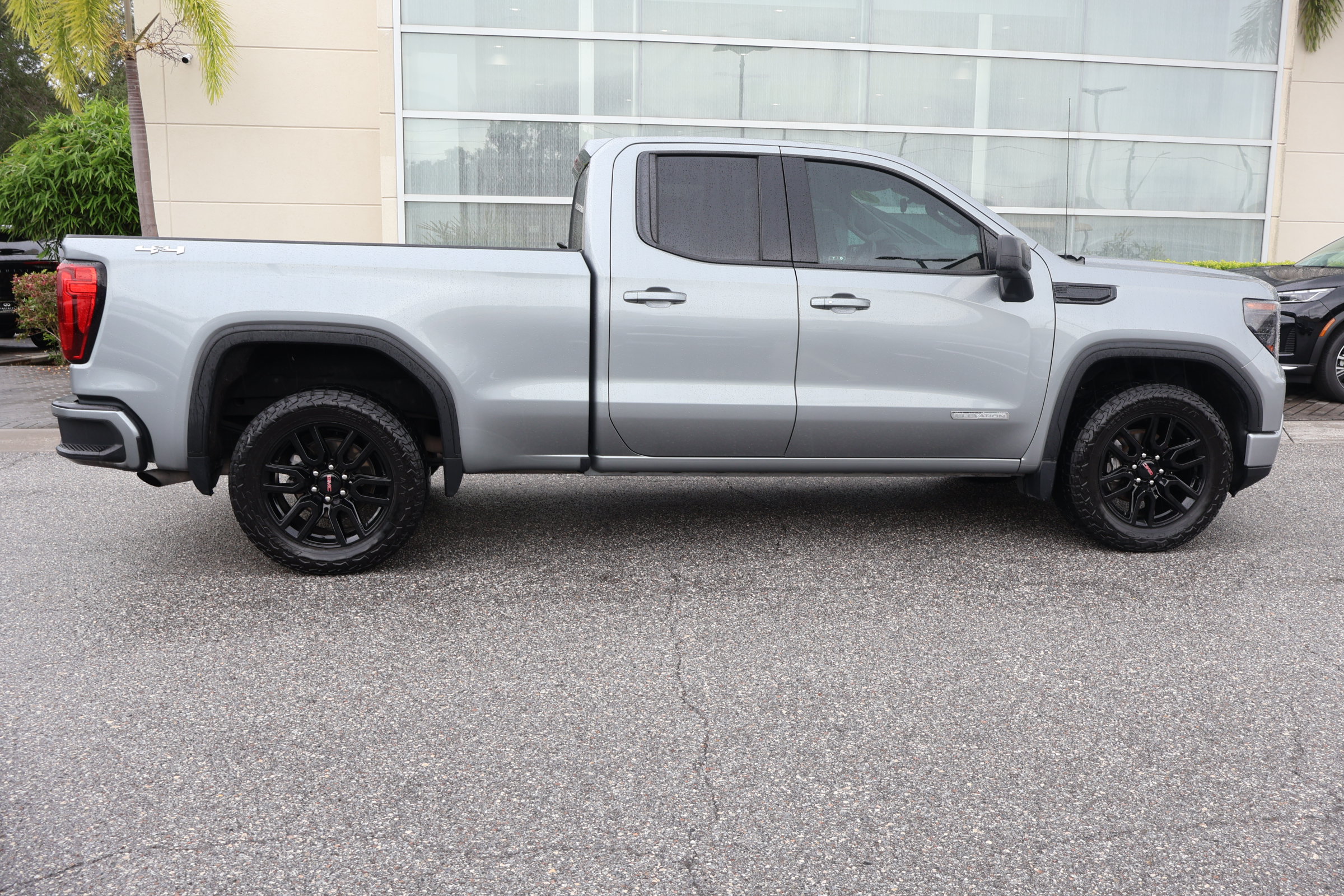 Used 2023 GMC Sierra 1500 Elevation AWD/4WD image 10